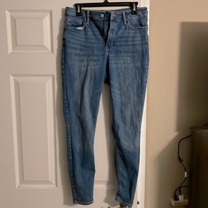 Old Navy super skinny high-rise rockstar jeans size 12
